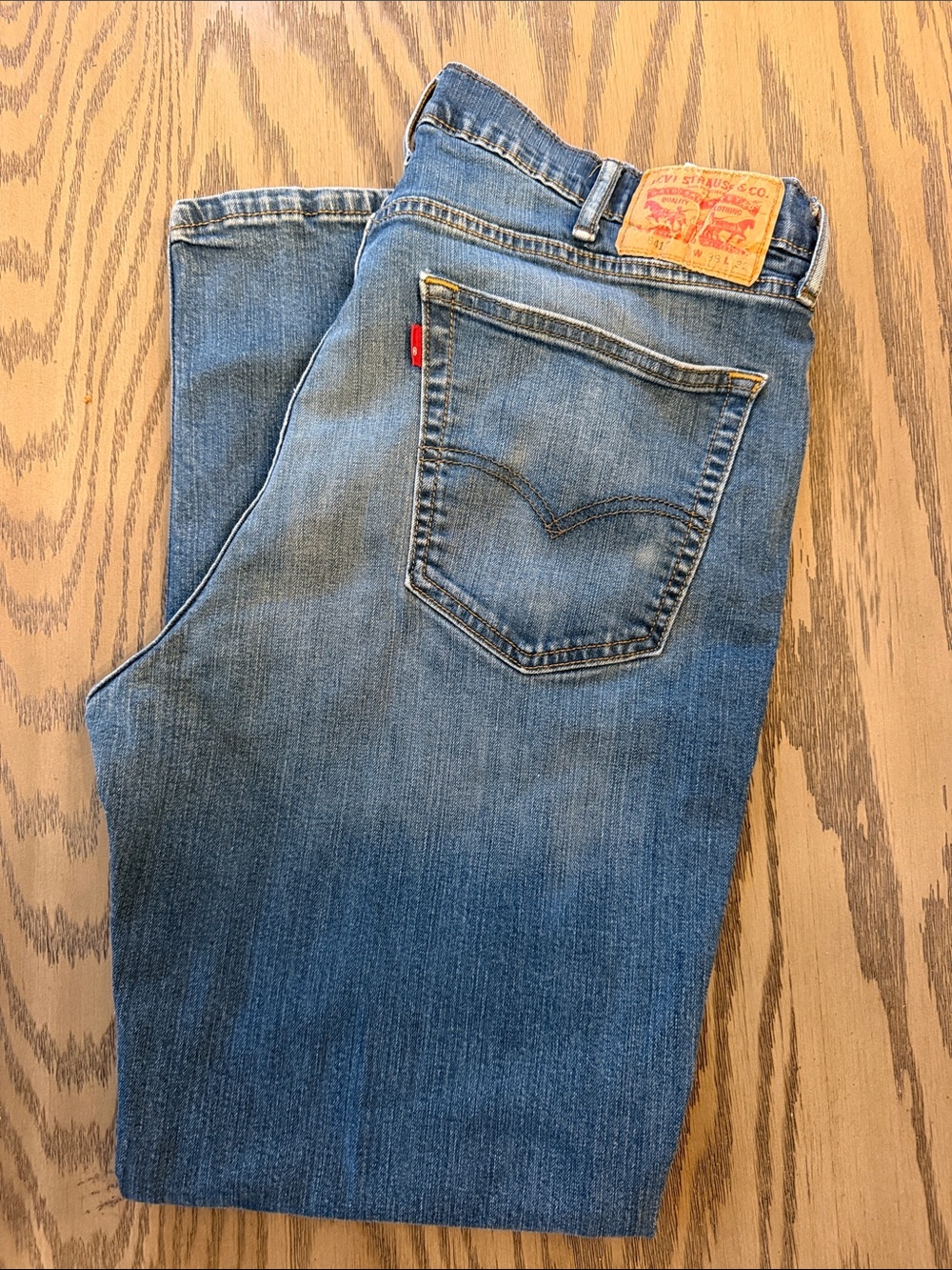 Levi's Men's Light Blue Straight-Leg Denim Jeans